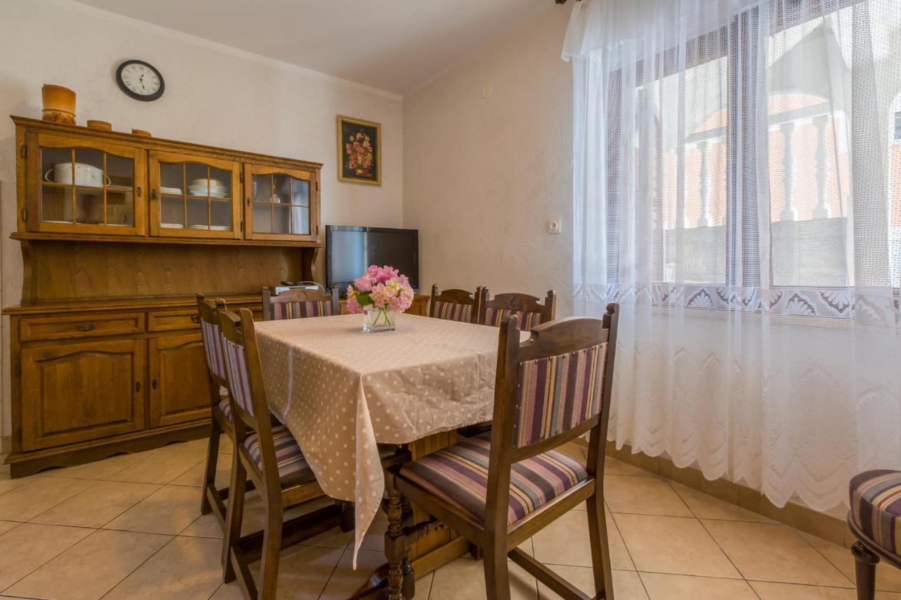 Amila Apartamento Crikvenica Exterior foto