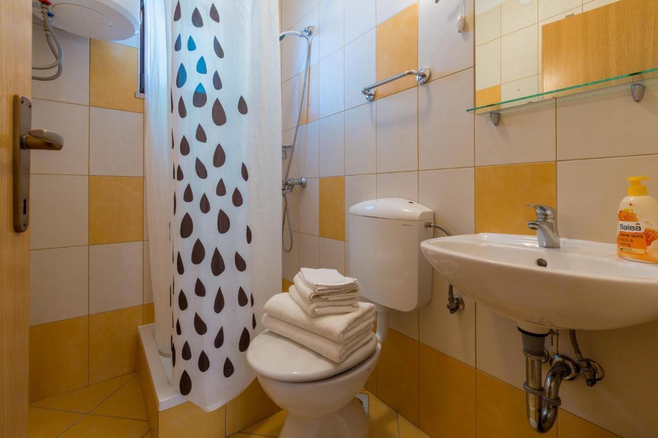 Amila Apartamento Crikvenica Exterior foto