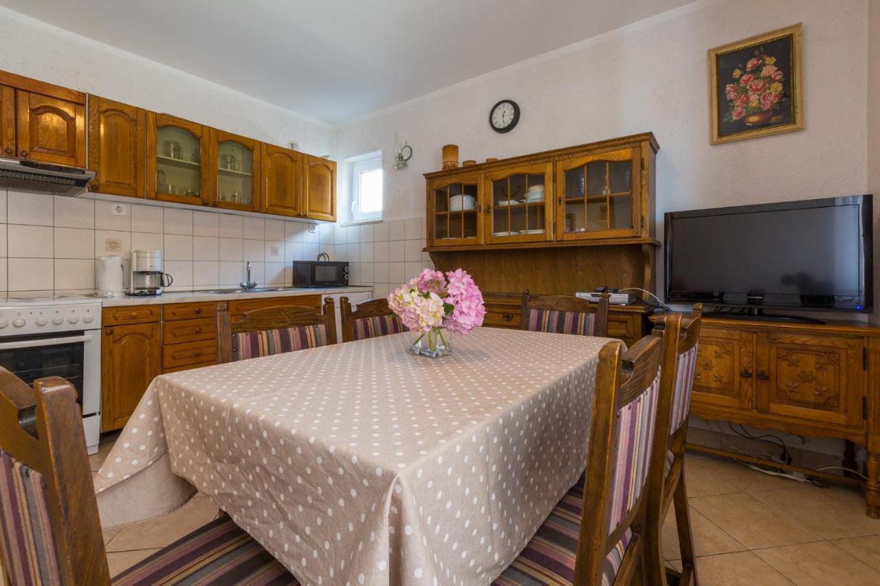 Amila Apartamento Crikvenica Exterior foto
