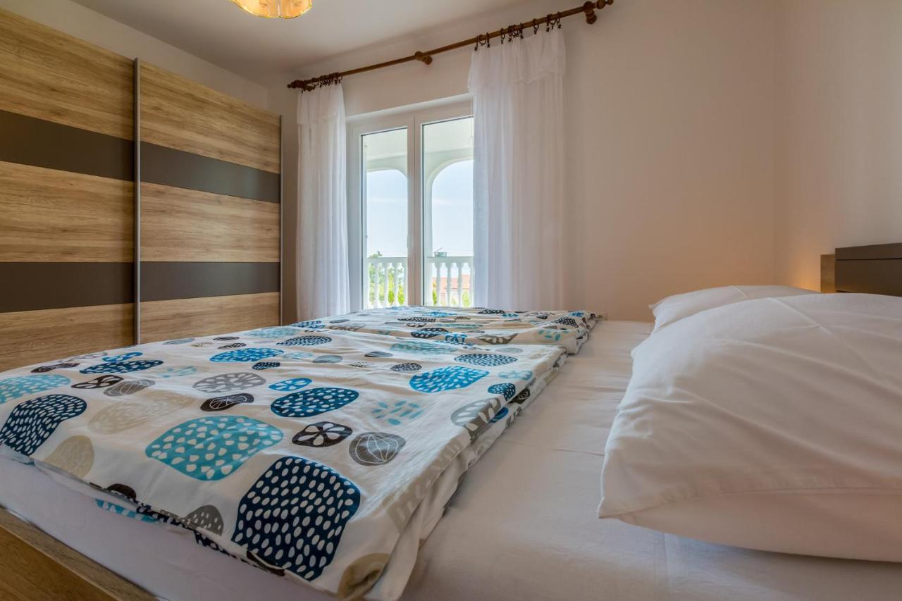 Amila Apartamento Crikvenica Exterior foto