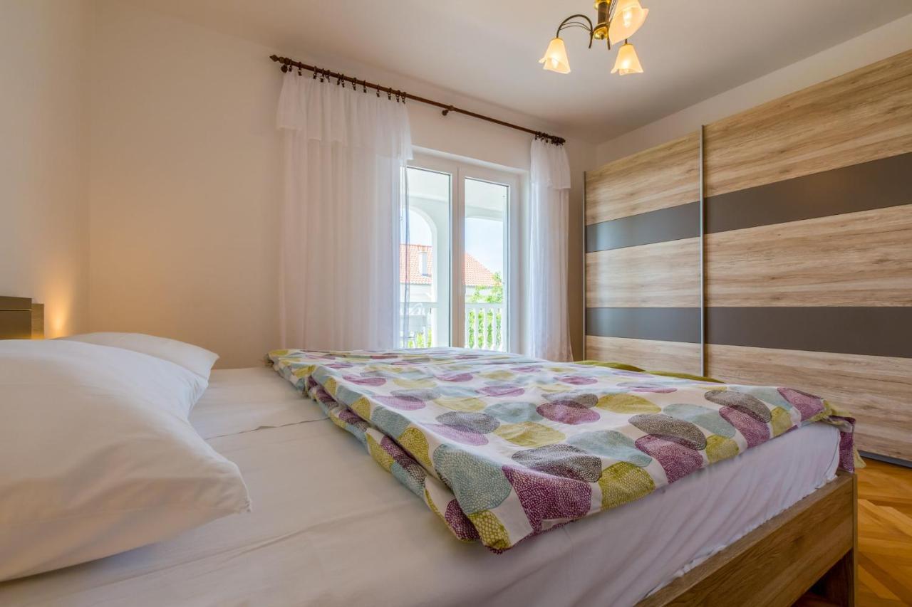 Amila Apartamento Crikvenica Exterior foto