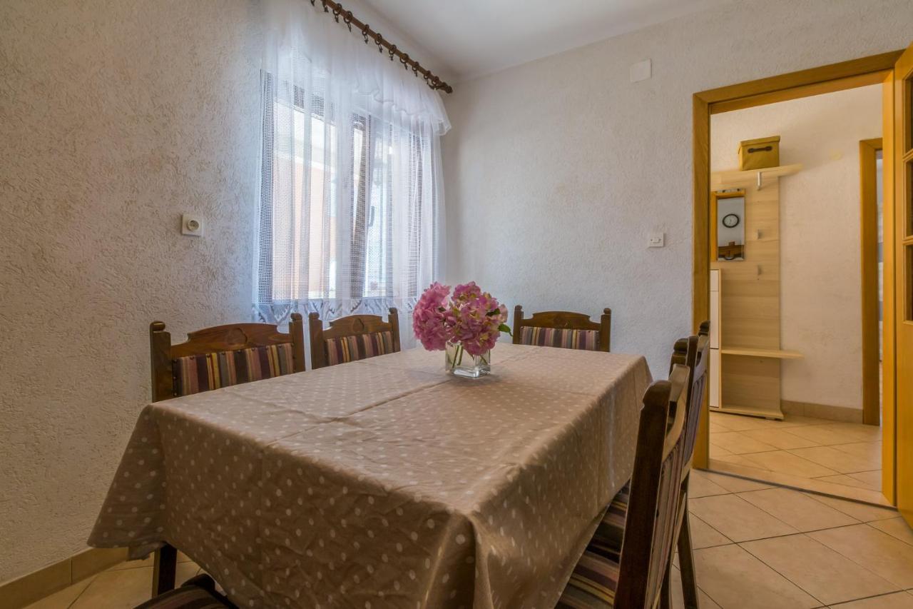 Amila Apartamento Crikvenica Exterior foto