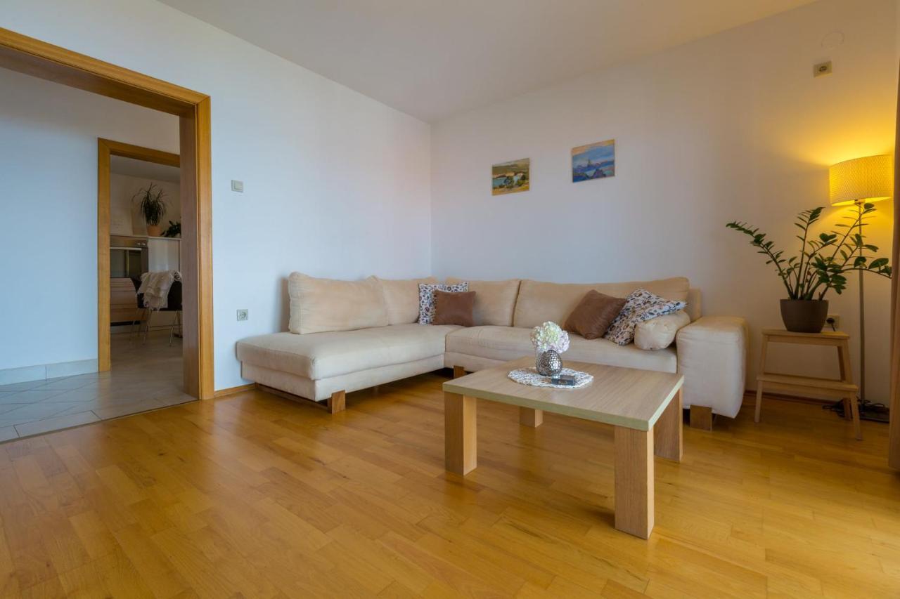 Amila Apartamento Crikvenica Exterior foto